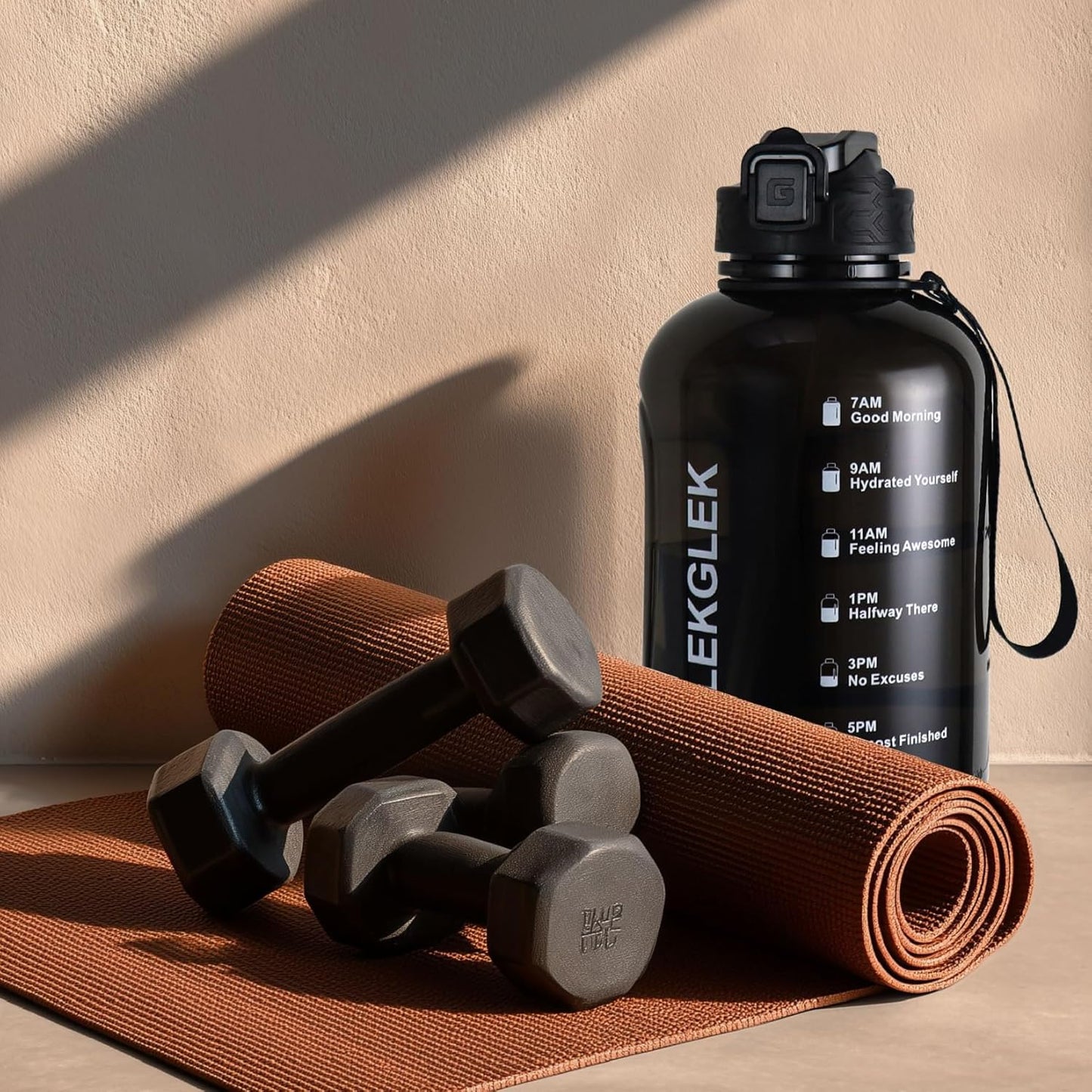 2 Litre Water Bottle with Straw, BPA Free Large Drinks Bottle for Gym, Office, Outdoors Sport (Black)